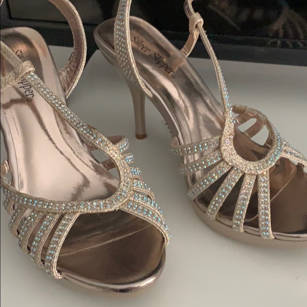 Bronze gold prom shoe